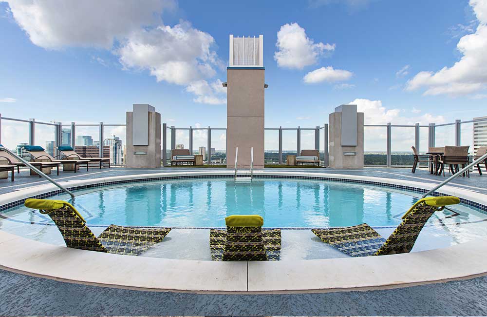 Galleria Apartments | SkyHouse River Oaks | Houston, TX - River Oaks | Home