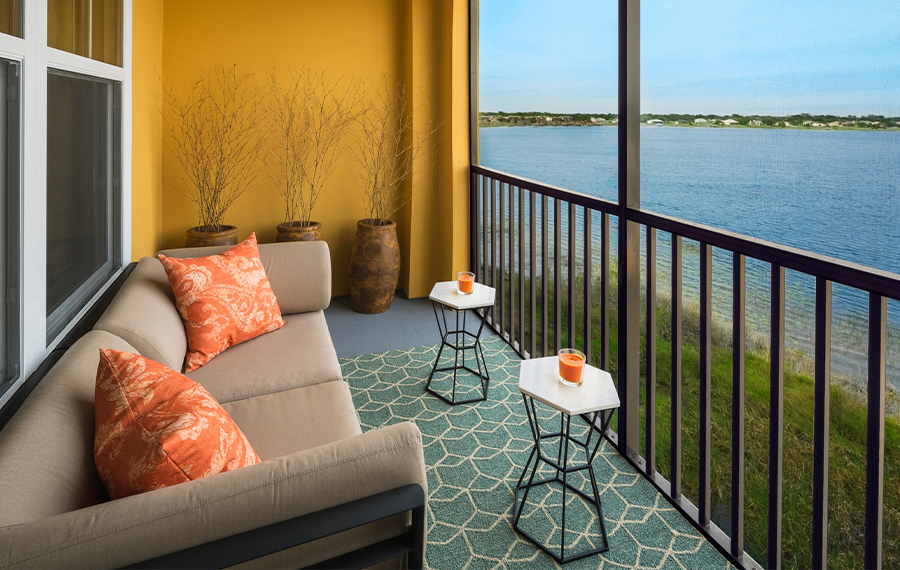 Dr. Phillips Apartments in Orlando - Lake Vue - Balcony