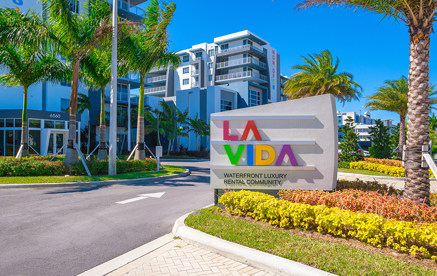 Smoke Free Apartments in Miami - LaVida Apartments - Exterior