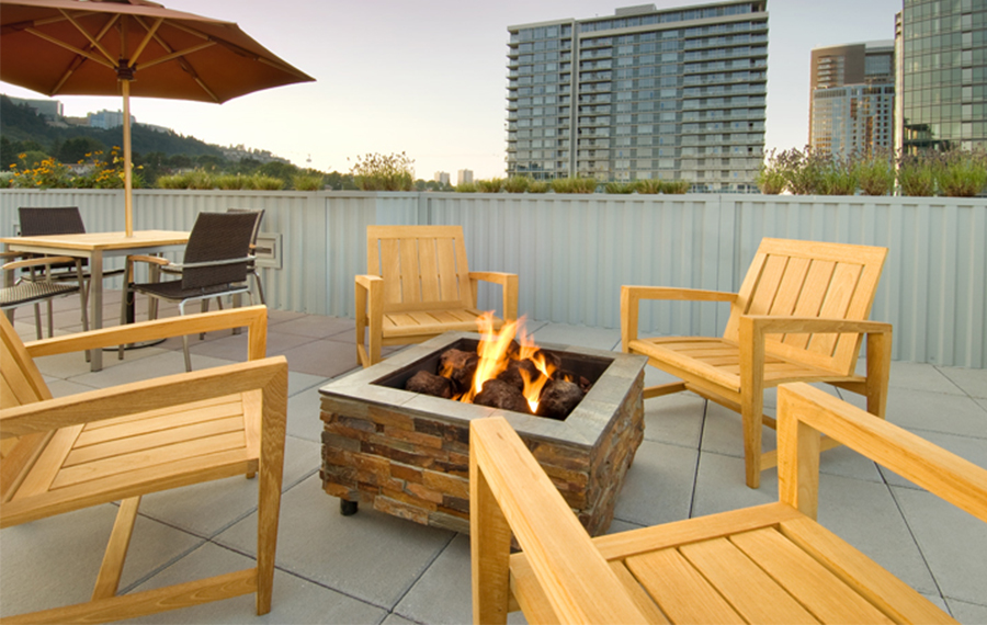 South Waterfront apartments for rent in Portland - The Matisse outdoor firepit