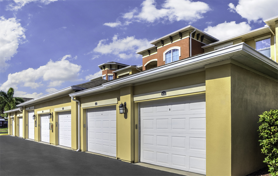 3 bedroom apartments in Orlando - Reserve at Beachline - Detached Garage