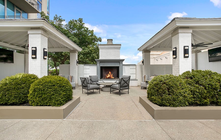 Luxury Apartments Atlanta - The Residence Buckhead Atlanta - Outdoor Lounge