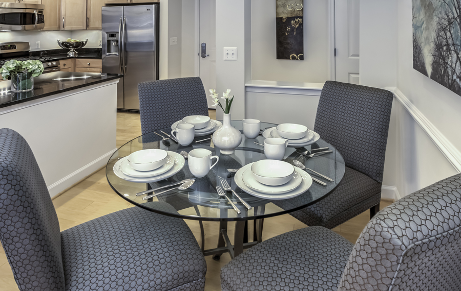 Apt Rentals in Tysons Corner - The Reserve at Tysons Corner - Dining Room