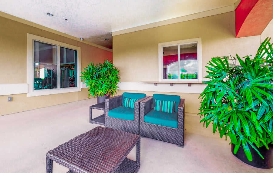 Reserve at Beachline Apartments in Orlando - Outdoor Lounge