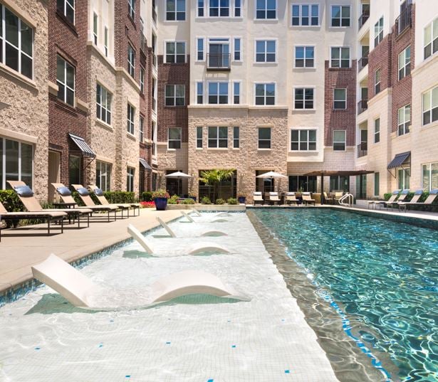 Gallery | Apartments Near 77098 in Houston, TX | District at Greenbriar ...