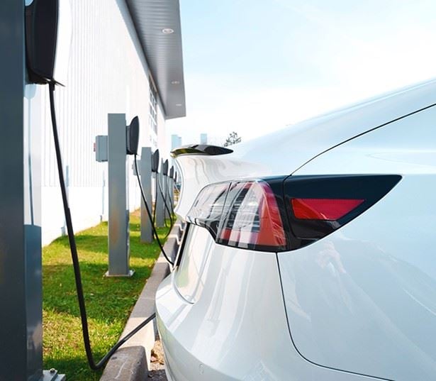 Phoenix apartments with EV Chargers - Citrine Apartments